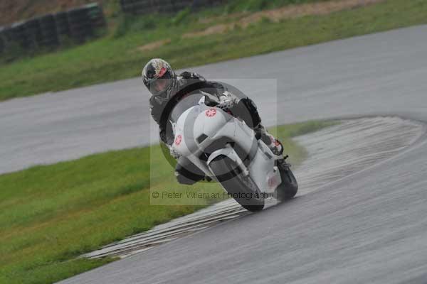 Mallory park Leicestershire;Mallory park photographs;Motorcycle action photographs;event digital images;eventdigitalimages;mallory park;no limits trackday;peter wileman photography;trackday;trackday digital images;trackday photos