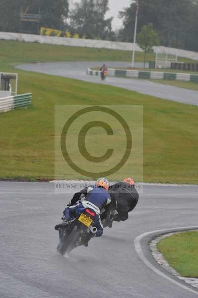 Mallory park Leicestershire;Mallory park photographs;Motorcycle action photographs;event digital images;eventdigitalimages;mallory park;no limits trackday;peter wileman photography;trackday;trackday digital images;trackday photos