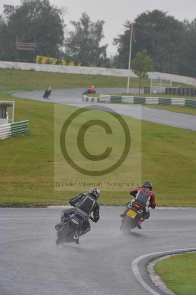 Mallory park Leicestershire;Mallory park photographs;Motorcycle action photographs;event digital images;eventdigitalimages;mallory park;no limits trackday;peter wileman photography;trackday;trackday digital images;trackday photos