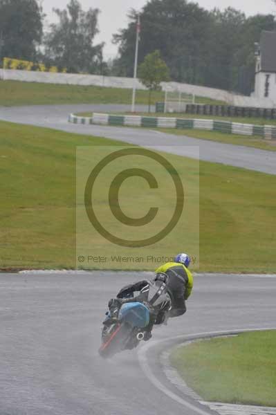 Mallory park Leicestershire;Mallory park photographs;Motorcycle action photographs;event digital images;eventdigitalimages;mallory park;no limits trackday;peter wileman photography;trackday;trackday digital images;trackday photos