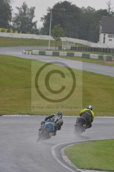Mallory park Leicestershire;Mallory park photographs;Motorcycle action photographs;event digital images;eventdigitalimages;mallory park;no limits trackday;peter wileman photography;trackday;trackday digital images;trackday photos