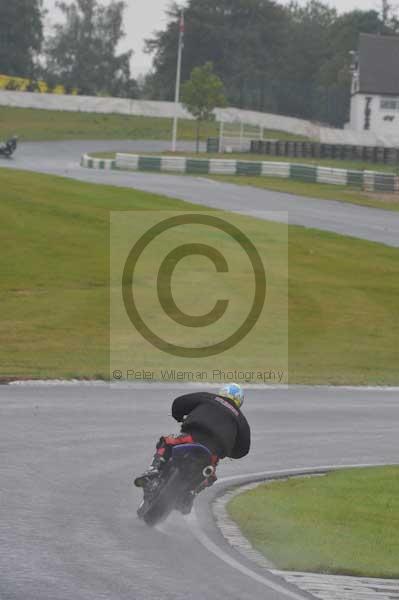 Mallory park Leicestershire;Mallory park photographs;Motorcycle action photographs;event digital images;eventdigitalimages;mallory park;no limits trackday;peter wileman photography;trackday;trackday digital images;trackday photos