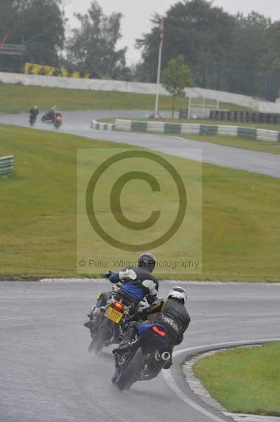 Mallory park Leicestershire;Mallory park photographs;Motorcycle action photographs;event digital images;eventdigitalimages;mallory park;no limits trackday;peter wileman photography;trackday;trackday digital images;trackday photos