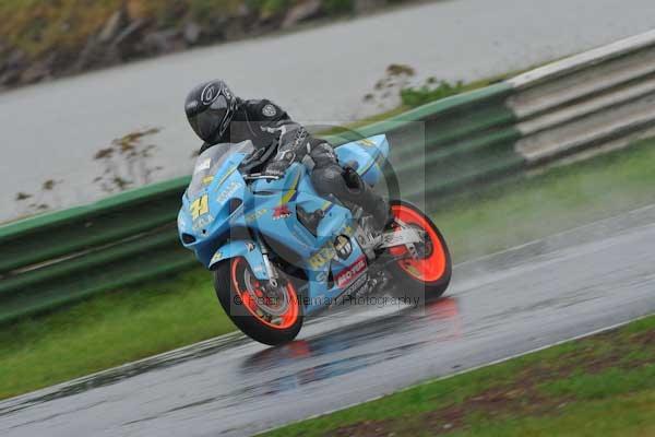 Mallory park Leicestershire;Mallory park photographs;Motorcycle action photographs;event digital images;eventdigitalimages;mallory park;no limits trackday;peter wileman photography;trackday;trackday digital images;trackday photos