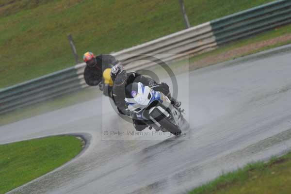 Mallory park Leicestershire;Mallory park photographs;Motorcycle action photographs;event digital images;eventdigitalimages;mallory park;no limits trackday;peter wileman photography;trackday;trackday digital images;trackday photos