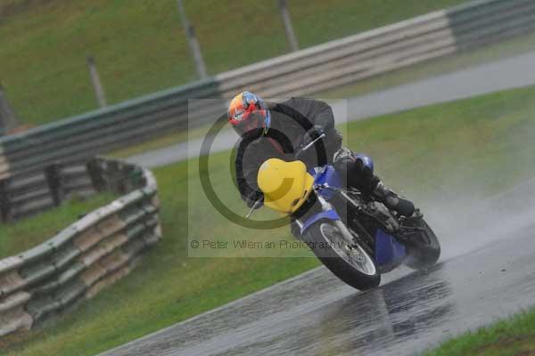 Mallory park Leicestershire;Mallory park photographs;Motorcycle action photographs;event digital images;eventdigitalimages;mallory park;no limits trackday;peter wileman photography;trackday;trackday digital images;trackday photos