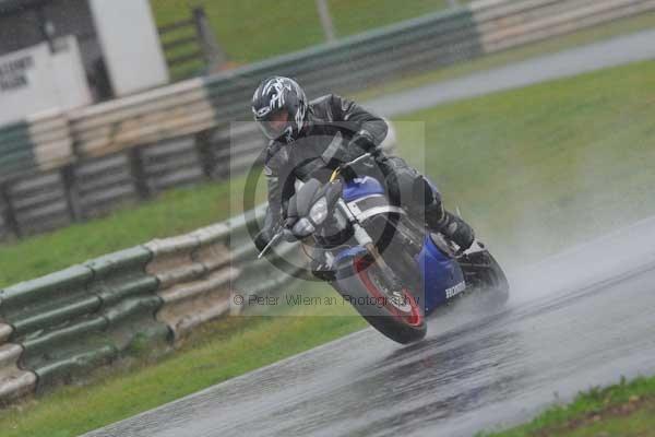 Mallory park Leicestershire;Mallory park photographs;Motorcycle action photographs;event digital images;eventdigitalimages;mallory park;no limits trackday;peter wileman photography;trackday;trackday digital images;trackday photos