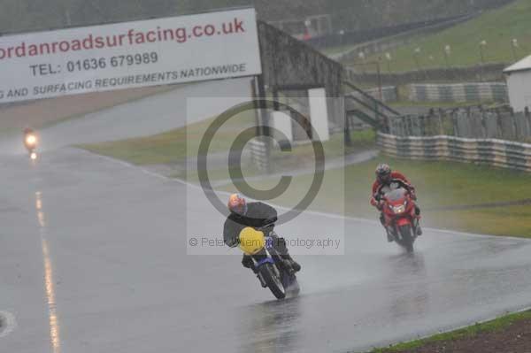Mallory park Leicestershire;Mallory park photographs;Motorcycle action photographs;event digital images;eventdigitalimages;mallory park;no limits trackday;peter wileman photography;trackday;trackday digital images;trackday photos