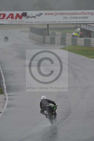 Mallory park Leicestershire;Mallory park photographs;Motorcycle action photographs;event digital images;eventdigitalimages;mallory park;no limits trackday;peter wileman photography;trackday;trackday digital images;trackday photos