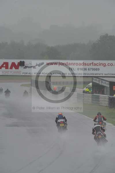 Mallory park Leicestershire;Mallory park photographs;Motorcycle action photographs;event digital images;eventdigitalimages;mallory park;no limits trackday;peter wileman photography;trackday;trackday digital images;trackday photos