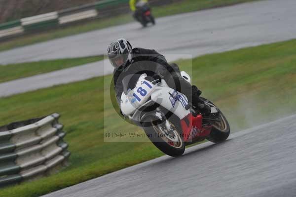 Mallory park Leicestershire;Mallory park photographs;Motorcycle action photographs;event digital images;eventdigitalimages;mallory park;no limits trackday;peter wileman photography;trackday;trackday digital images;trackday photos