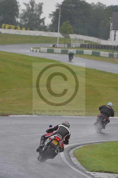 Mallory park Leicestershire;Mallory park photographs;Motorcycle action photographs;event digital images;eventdigitalimages;mallory park;no limits trackday;peter wileman photography;trackday;trackday digital images;trackday photos