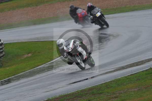 Mallory park Leicestershire;Mallory park photographs;Motorcycle action photographs;event digital images;eventdigitalimages;mallory park;no limits trackday;peter wileman photography;trackday;trackday digital images;trackday photos