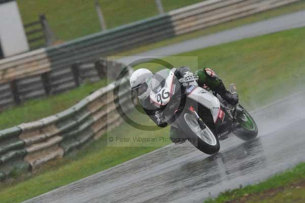 Mallory park Leicestershire;Mallory park photographs;Motorcycle action photographs;event digital images;eventdigitalimages;mallory park;no limits trackday;peter wileman photography;trackday;trackday digital images;trackday photos