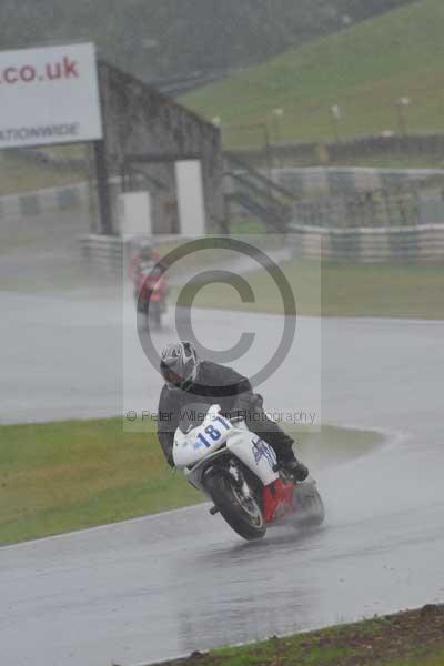 Mallory park Leicestershire;Mallory park photographs;Motorcycle action photographs;event digital images;eventdigitalimages;mallory park;no limits trackday;peter wileman photography;trackday;trackday digital images;trackday photos
