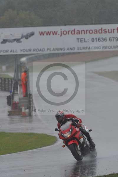 Mallory park Leicestershire;Mallory park photographs;Motorcycle action photographs;event digital images;eventdigitalimages;mallory park;no limits trackday;peter wileman photography;trackday;trackday digital images;trackday photos