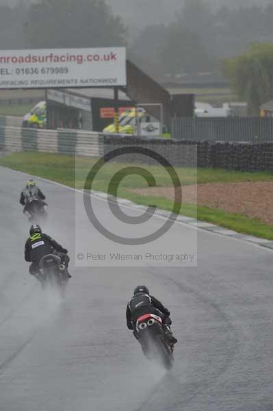 Mallory park Leicestershire;Mallory park photographs;Motorcycle action photographs;event digital images;eventdigitalimages;mallory park;no limits trackday;peter wileman photography;trackday;trackday digital images;trackday photos