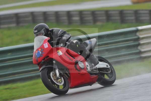 Mallory park Leicestershire;Mallory park photographs;Motorcycle action photographs;event digital images;eventdigitalimages;mallory park;no limits trackday;peter wileman photography;trackday;trackday digital images;trackday photos