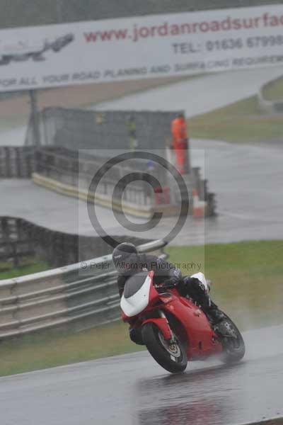 Mallory park Leicestershire;Mallory park photographs;Motorcycle action photographs;event digital images;eventdigitalimages;mallory park;no limits trackday;peter wileman photography;trackday;trackday digital images;trackday photos