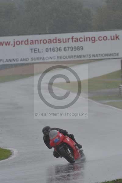 Mallory park Leicestershire;Mallory park photographs;Motorcycle action photographs;event digital images;eventdigitalimages;mallory park;no limits trackday;peter wileman photography;trackday;trackday digital images;trackday photos