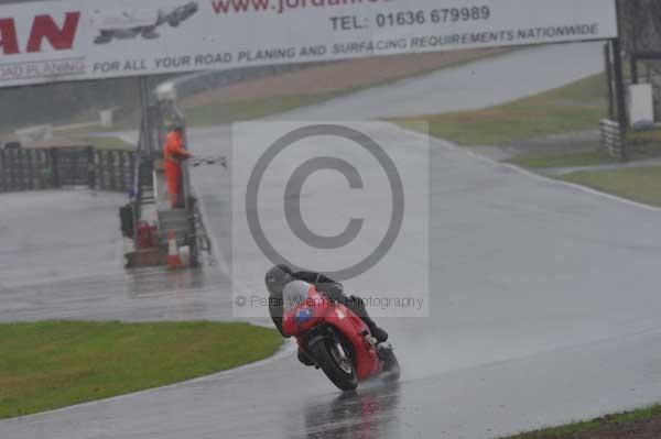 Mallory park Leicestershire;Mallory park photographs;Motorcycle action photographs;event digital images;eventdigitalimages;mallory park;no limits trackday;peter wileman photography;trackday;trackday digital images;trackday photos