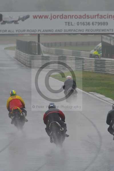 Mallory park Leicestershire;Mallory park photographs;Motorcycle action photographs;event digital images;eventdigitalimages;mallory park;no limits trackday;peter wileman photography;trackday;trackday digital images;trackday photos