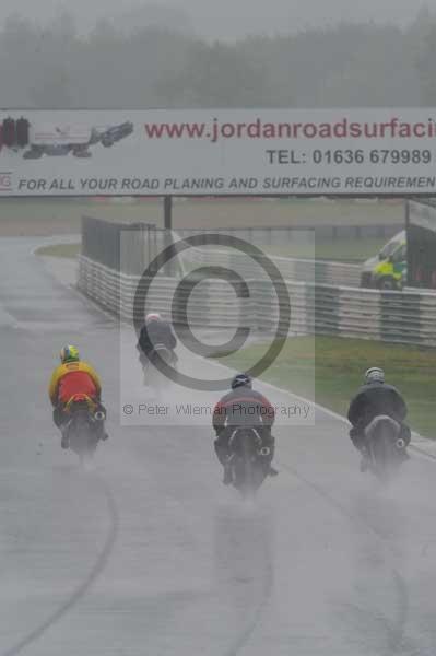 Mallory park Leicestershire;Mallory park photographs;Motorcycle action photographs;event digital images;eventdigitalimages;mallory park;no limits trackday;peter wileman photography;trackday;trackday digital images;trackday photos