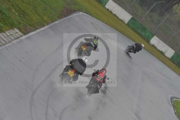 Mallory park Leicestershire;Mallory park photographs;Motorcycle action photographs;event digital images;eventdigitalimages;mallory park;no limits trackday;peter wileman photography;trackday;trackday digital images;trackday photos