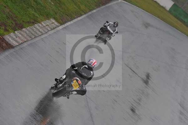 Mallory park Leicestershire;Mallory park photographs;Motorcycle action photographs;event digital images;eventdigitalimages;mallory park;no limits trackday;peter wileman photography;trackday;trackday digital images;trackday photos