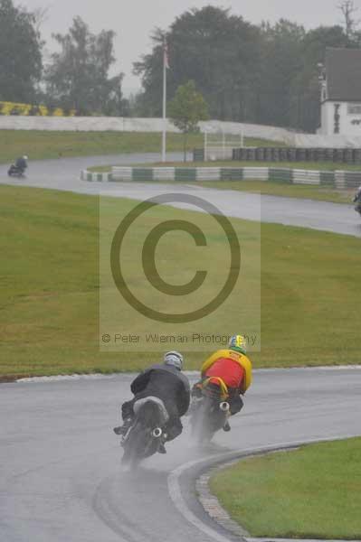 Mallory park Leicestershire;Mallory park photographs;Motorcycle action photographs;event digital images;eventdigitalimages;mallory park;no limits trackday;peter wileman photography;trackday;trackday digital images;trackday photos