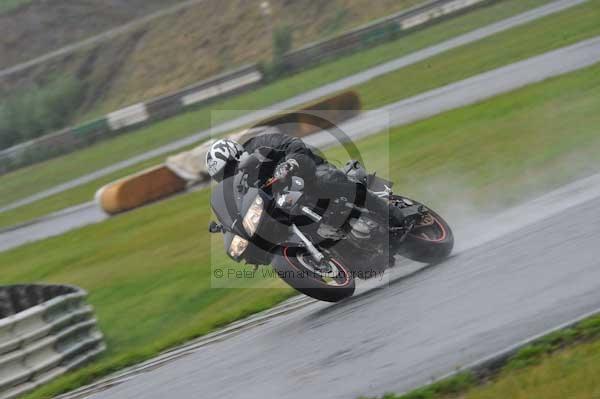 Mallory park Leicestershire;Mallory park photographs;Motorcycle action photographs;event digital images;eventdigitalimages;mallory park;no limits trackday;peter wileman photography;trackday;trackday digital images;trackday photos