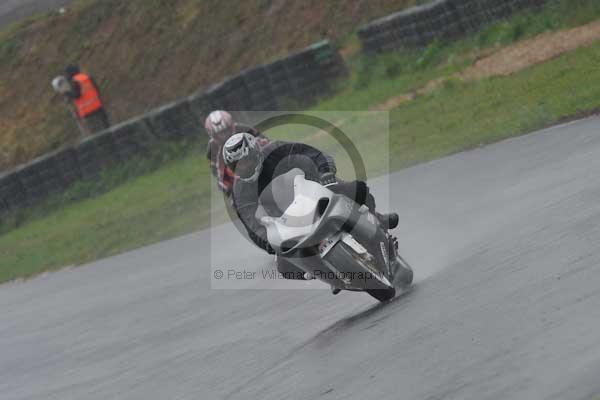 Mallory park Leicestershire;Mallory park photographs;Motorcycle action photographs;event digital images;eventdigitalimages;mallory park;no limits trackday;peter wileman photography;trackday;trackday digital images;trackday photos