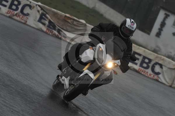 Mallory park Leicestershire;Mallory park photographs;Motorcycle action photographs;event digital images;eventdigitalimages;mallory park;no limits trackday;peter wileman photography;trackday;trackday digital images;trackday photos