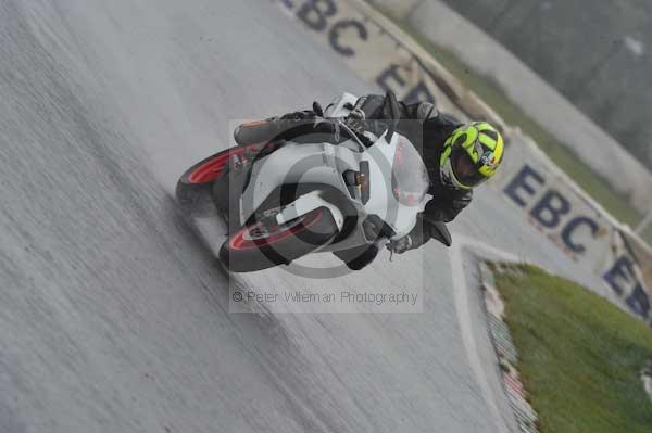 Mallory park Leicestershire;Mallory park photographs;Motorcycle action photographs;event digital images;eventdigitalimages;mallory park;no limits trackday;peter wileman photography;trackday;trackday digital images;trackday photos