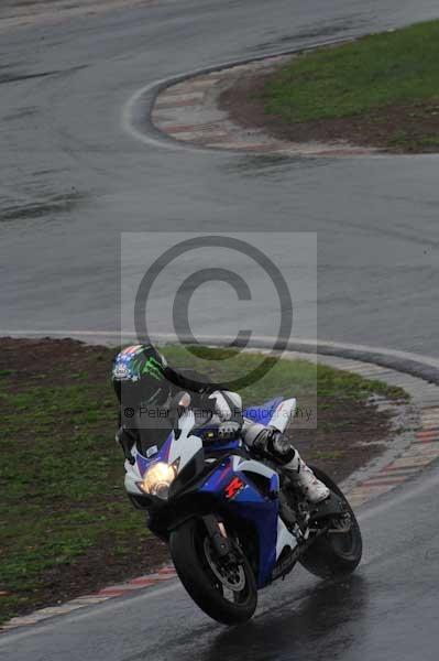 Mallory park Leicestershire;Mallory park photographs;Motorcycle action photographs;event digital images;eventdigitalimages;mallory park;no limits trackday;peter wileman photography;trackday;trackday digital images;trackday photos