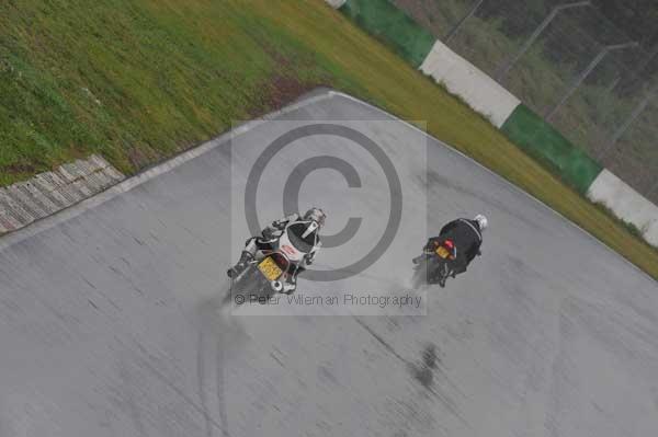 Mallory park Leicestershire;Mallory park photographs;Motorcycle action photographs;event digital images;eventdigitalimages;mallory park;no limits trackday;peter wileman photography;trackday;trackday digital images;trackday photos