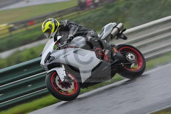 Mallory park Leicestershire;Mallory park photographs;Motorcycle action photographs;event digital images;eventdigitalimages;mallory park;no limits trackday;peter wileman photography;trackday;trackday digital images;trackday photos