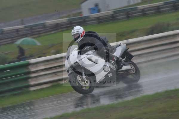 Mallory park Leicestershire;Mallory park photographs;Motorcycle action photographs;event digital images;eventdigitalimages;mallory park;no limits trackday;peter wileman photography;trackday;trackday digital images;trackday photos