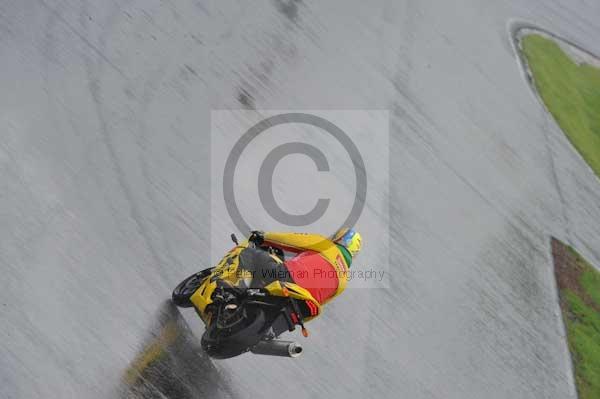 Mallory park Leicestershire;Mallory park photographs;Motorcycle action photographs;event digital images;eventdigitalimages;mallory park;no limits trackday;peter wileman photography;trackday;trackday digital images;trackday photos