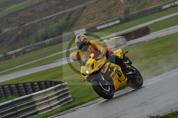Mallory park Leicestershire;Mallory park photographs;Motorcycle action photographs;event digital images;eventdigitalimages;mallory park;no limits trackday;peter wileman photography;trackday;trackday digital images;trackday photos