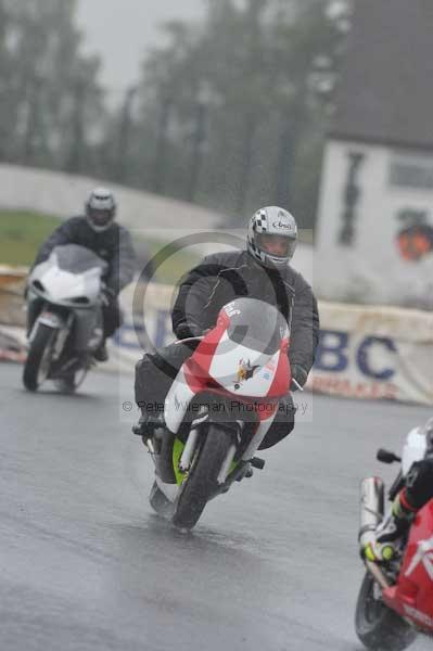Mallory park Leicestershire;Mallory park photographs;Motorcycle action photographs;event digital images;eventdigitalimages;mallory park;no limits trackday;peter wileman photography;trackday;trackday digital images;trackday photos