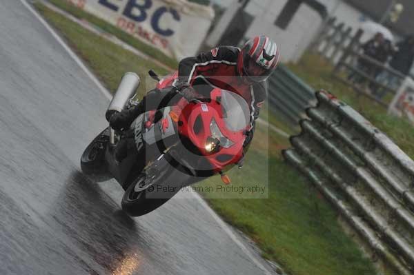 Mallory park Leicestershire;Mallory park photographs;Motorcycle action photographs;event digital images;eventdigitalimages;mallory park;no limits trackday;peter wileman photography;trackday;trackday digital images;trackday photos