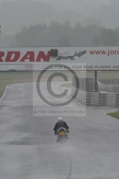 Mallory park Leicestershire;Mallory park photographs;Motorcycle action photographs;event digital images;eventdigitalimages;mallory park;no limits trackday;peter wileman photography;trackday;trackday digital images;trackday photos