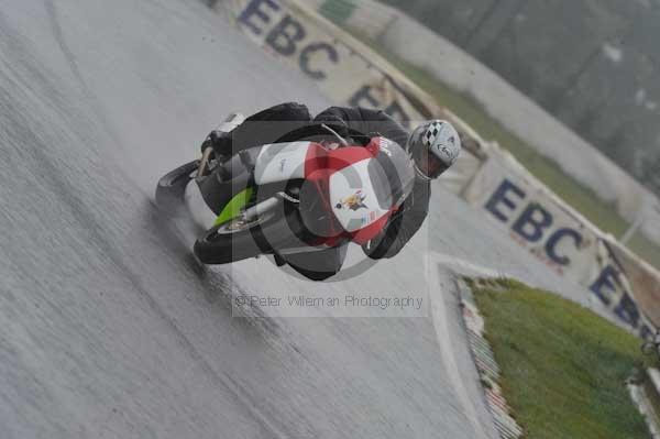 Mallory park Leicestershire;Mallory park photographs;Motorcycle action photographs;event digital images;eventdigitalimages;mallory park;no limits trackday;peter wileman photography;trackday;trackday digital images;trackday photos