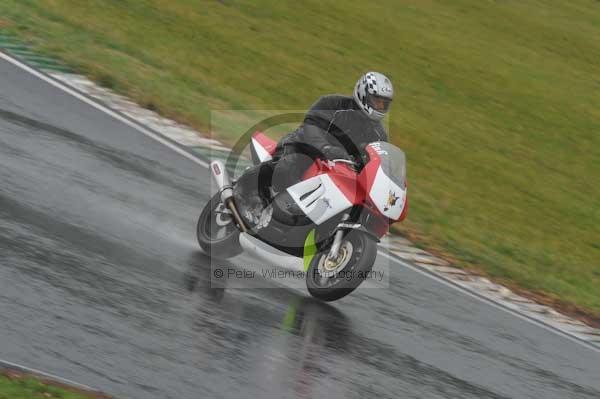 Mallory park Leicestershire;Mallory park photographs;Motorcycle action photographs;event digital images;eventdigitalimages;mallory park;no limits trackday;peter wileman photography;trackday;trackday digital images;trackday photos