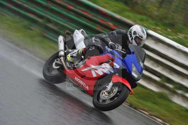 Mallory park Leicestershire;Mallory park photographs;Motorcycle action photographs;event digital images;eventdigitalimages;mallory park;no limits trackday;peter wileman photography;trackday;trackday digital images;trackday photos
