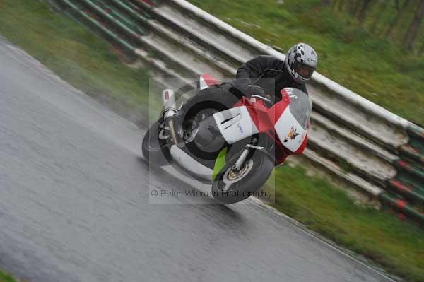 Mallory park Leicestershire;Mallory park photographs;Motorcycle action photographs;event digital images;eventdigitalimages;mallory park;no limits trackday;peter wileman photography;trackday;trackday digital images;trackday photos