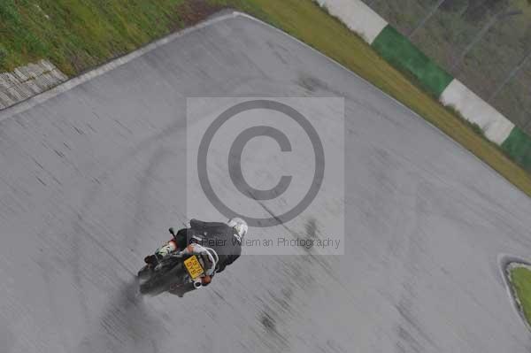 Mallory park Leicestershire;Mallory park photographs;Motorcycle action photographs;event digital images;eventdigitalimages;mallory park;no limits trackday;peter wileman photography;trackday;trackday digital images;trackday photos