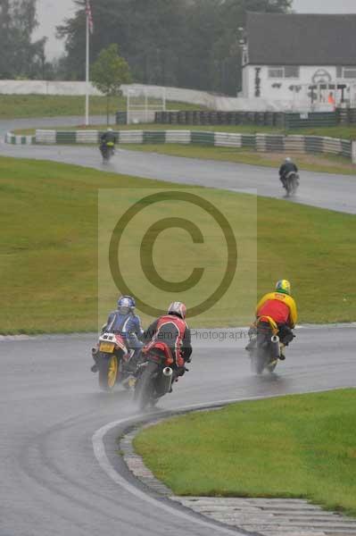 Mallory park Leicestershire;Mallory park photographs;Motorcycle action photographs;event digital images;eventdigitalimages;mallory park;no limits trackday;peter wileman photography;trackday;trackday digital images;trackday photos