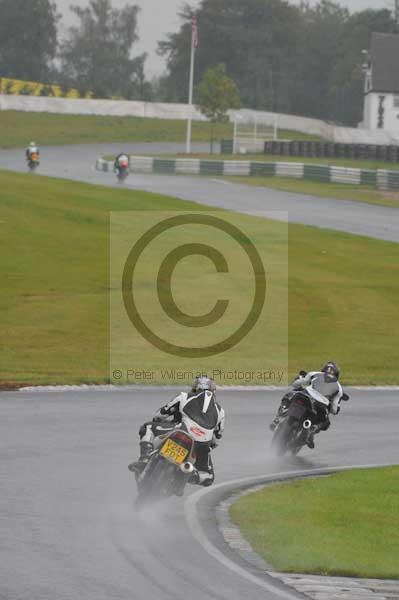 Mallory park Leicestershire;Mallory park photographs;Motorcycle action photographs;event digital images;eventdigitalimages;mallory park;no limits trackday;peter wileman photography;trackday;trackday digital images;trackday photos